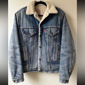 Levi's Classic Blue Denim Jacket with Cream Sherpa Collar